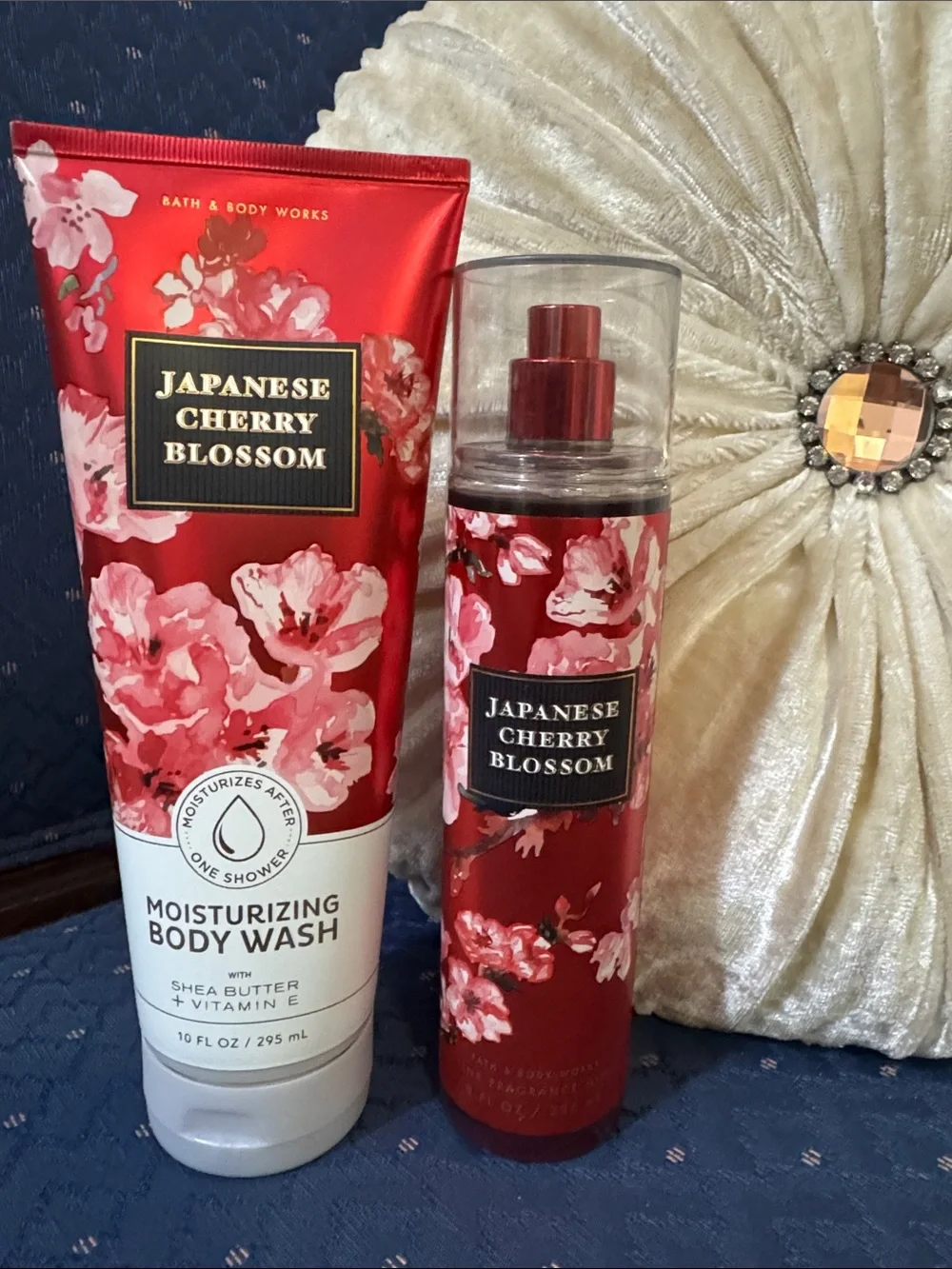 Bath & Body Works Japanese Cherry Blossom Body Wash & Fragrance Mist - Red - Picture 1 of 1